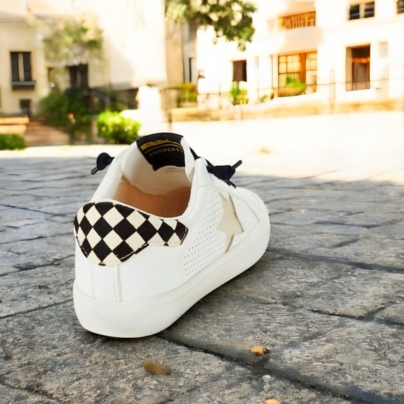 Vintage Havana White Star Sneakers - Picture 6 of 13
